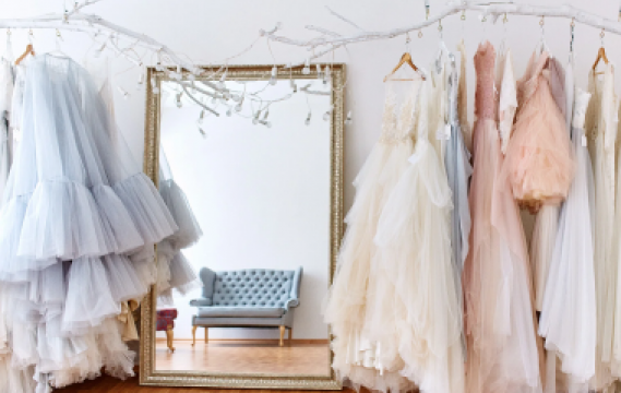 Cách mua váy cưới phù hợp với ngân sách của bạn